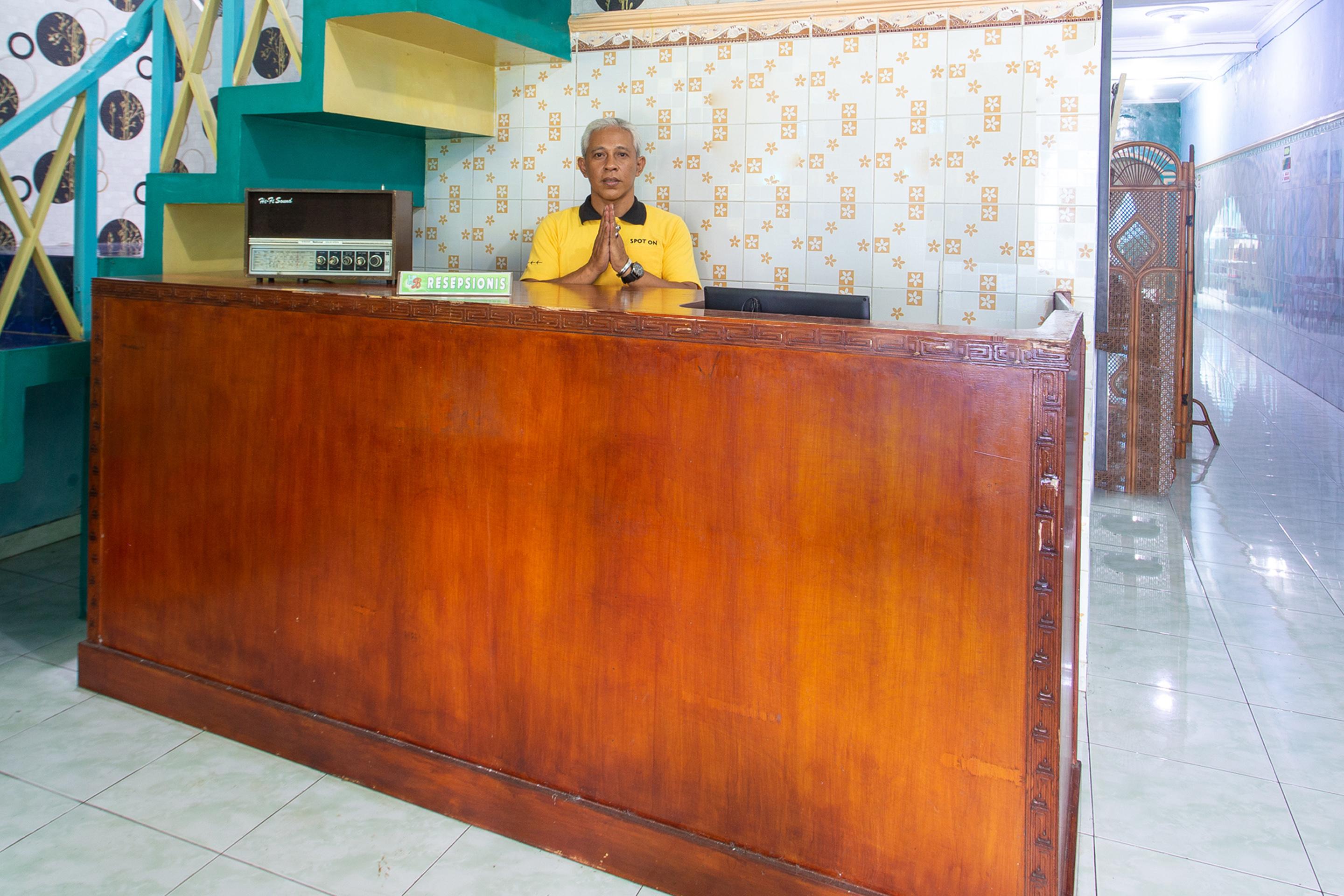SPOT ON 2871 Hotel Budi Purwokerto Exterior foto