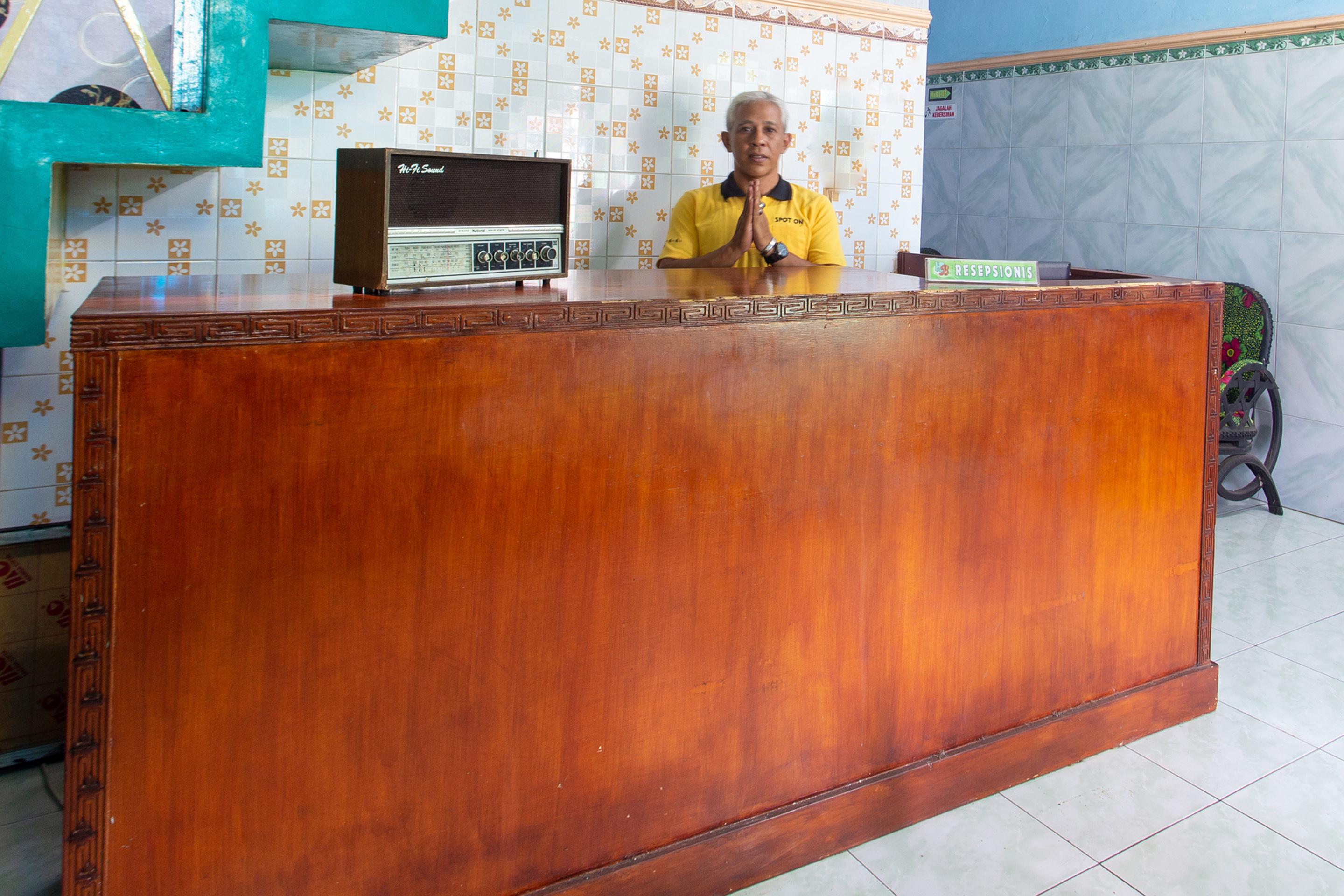 SPOT ON 2871 Hotel Budi Purwokerto Exterior foto